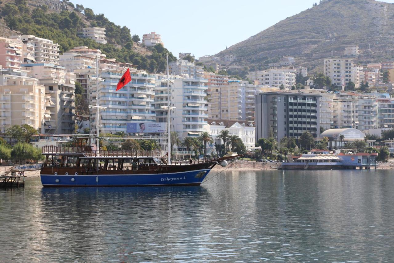 Luxury Seafront Apartments Sarandë Exterior foto