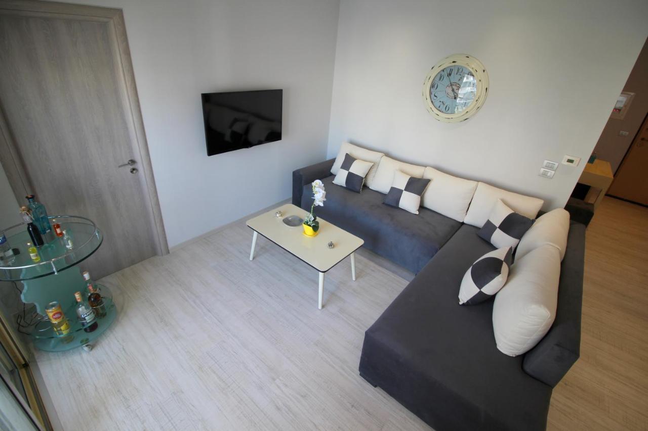 Luxury Seafront Apartments Sarandë Exterior foto